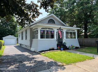 10 Lincoln Ter, Rensselaer, NY 12144