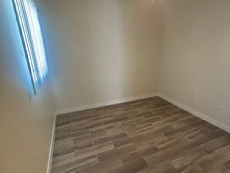 1405 W Clarendon Ave — Photo 16
