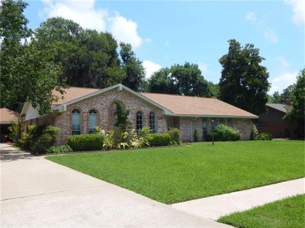 128 Catalpa St, Lake Jackson, TX 77566