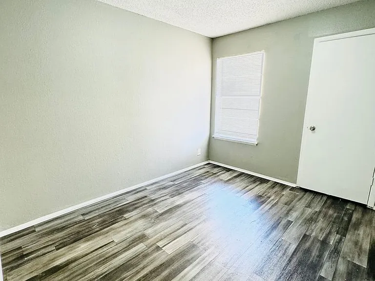 Pheasant Run Apartments — Photo 38