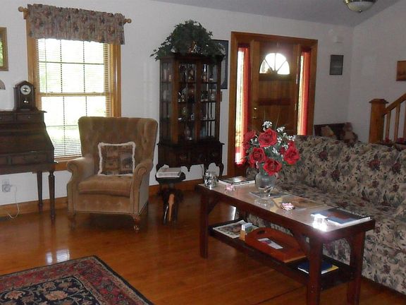 4th image of 1543 Johns Ln
