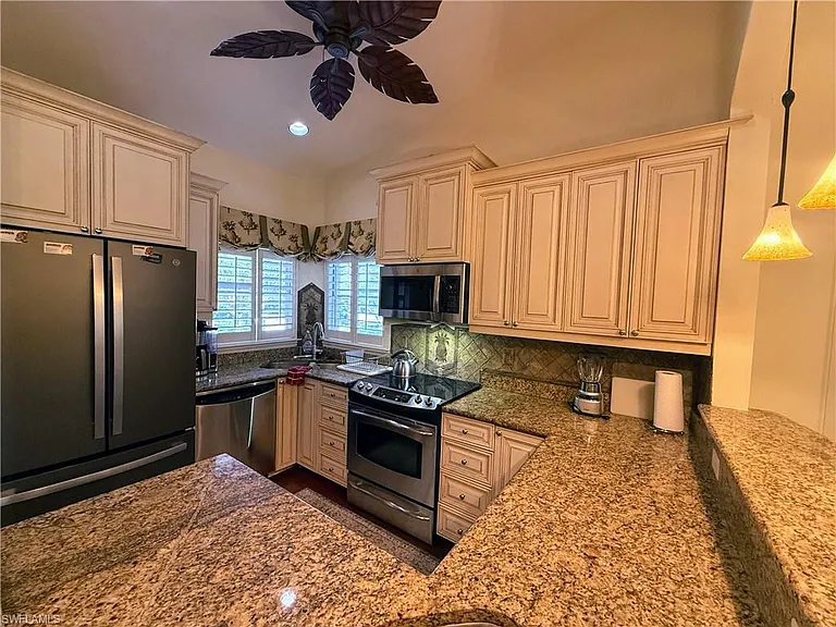 24821 Lakemont Cove Ln #201 — Photo 6
