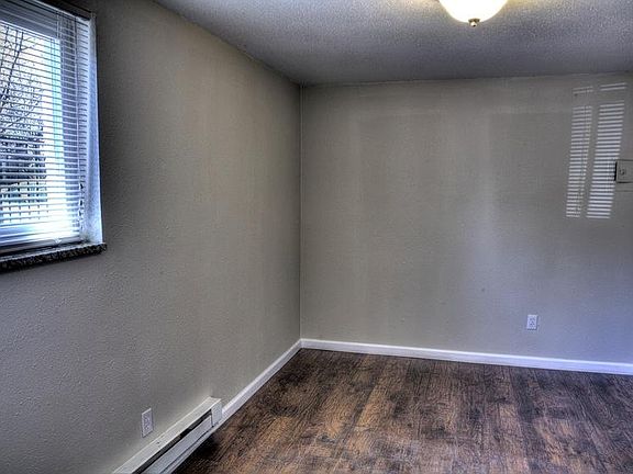 5th image of 3960 Dogwood Dr