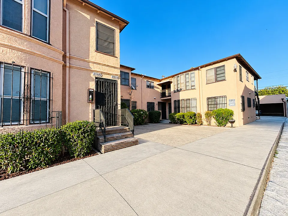 2116 Ridgeley Apartments