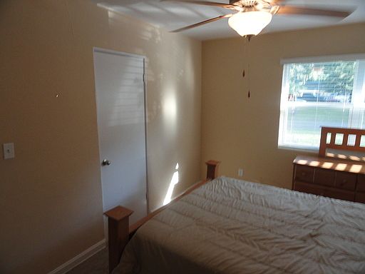 3rd image of 5858 Theed St