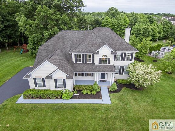 5th image of 20 Sussex Ln