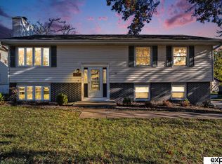 5229 S 104th Avenue Cir, Omaha, NE 68127