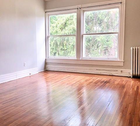 3rd image of 444 Glen St Suite 3
