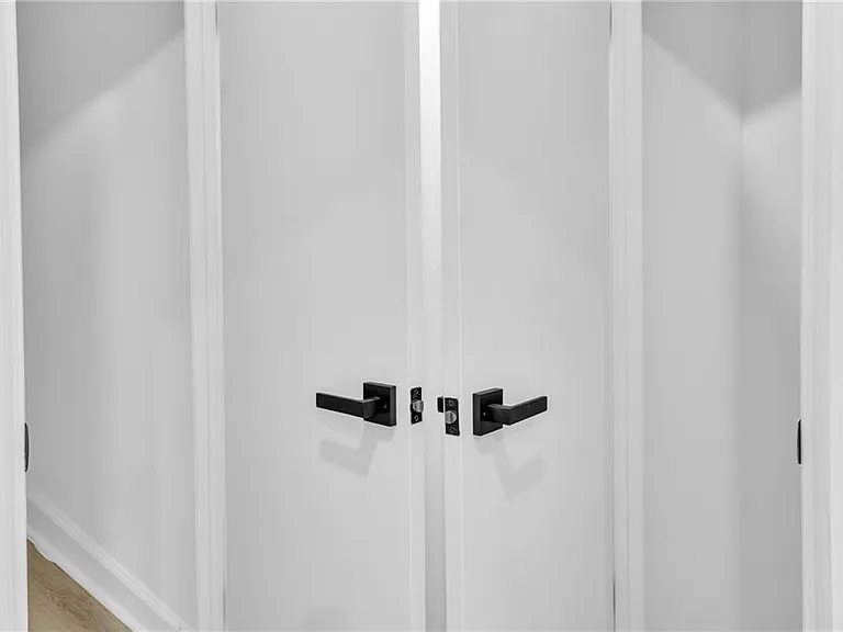 3296 Columbia Woods Dr — Photo 32