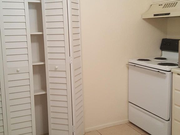 4th image of 3319 Lexington St