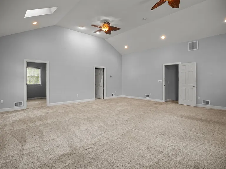 46 Walter Dr — Photo 9