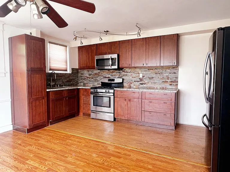 1503 E Mayland St #3 — Photo 6