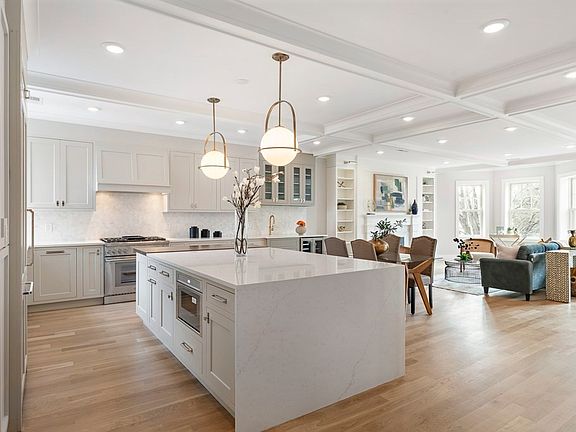 2nd image of 189 Babcock St #3