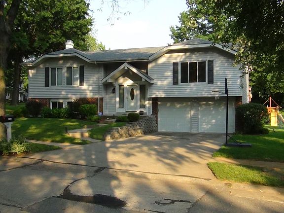 3rd image of 12758 Parkway Estates Dr