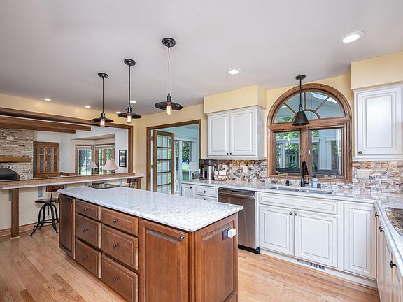 4th image of 3 Maplewood COURT