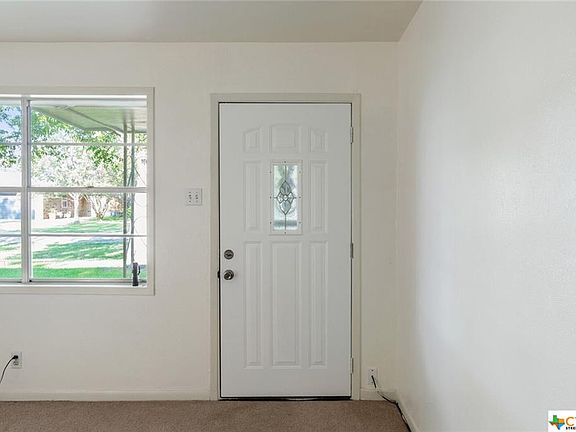 5th image of 107 S Meadow Dr
