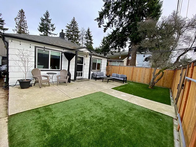14036 Midvale Ave N — Photo 18