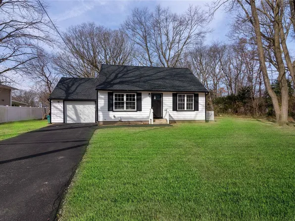 142 Walter Avenue, Hauppauge, NY 11788
