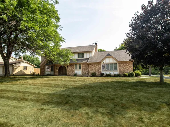 11651 Kings Charter Rd, Grand Blanc, MI 48439