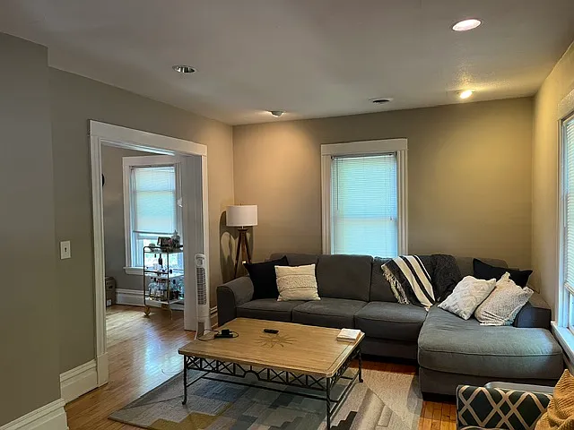 438 2nd St NE #438 — Photo 8