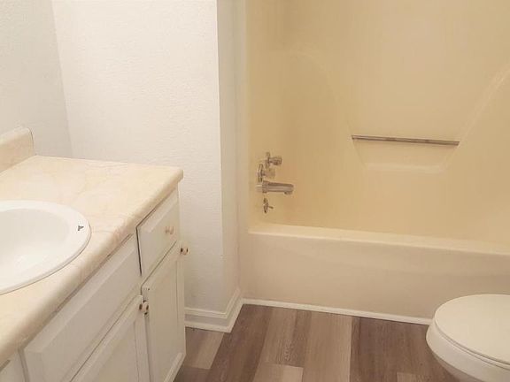 2nd image of 2028 Phelps Ln #B