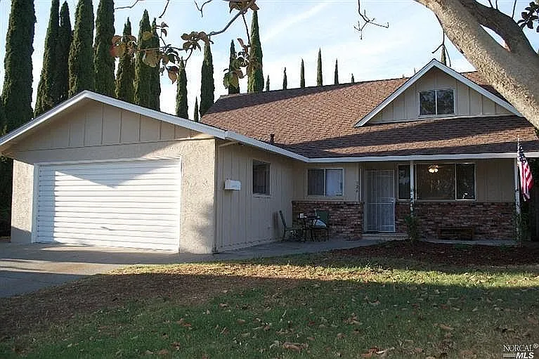 326 Gardenia Cir photo 1