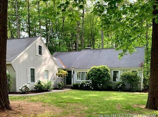 1 Acorn Cir #9, Kennebunk, ME 04043