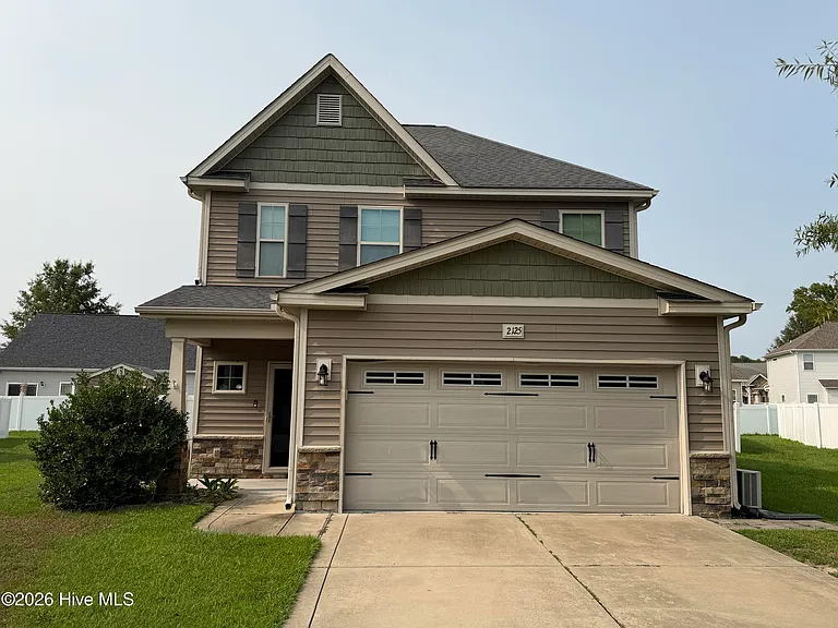 2125 Cove Ct — Photo 1
