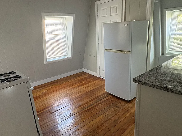 33 Pope St #3 — Photo 2
