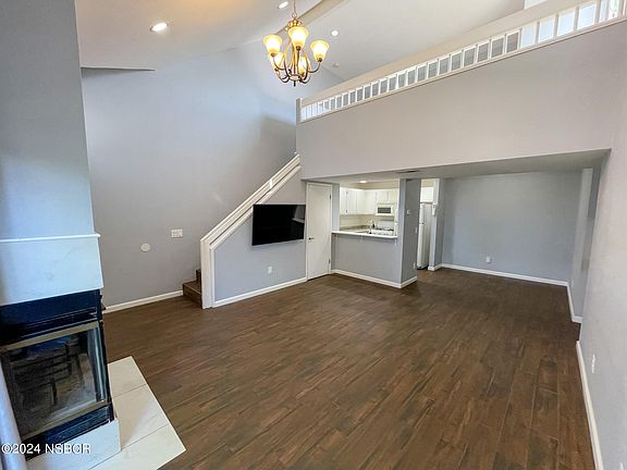 2nd image of 2454 Village Grn