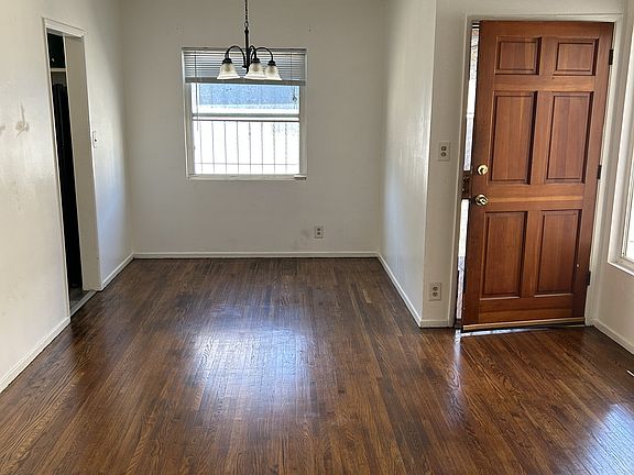 5th image of 1933 S Palm Grove Ave