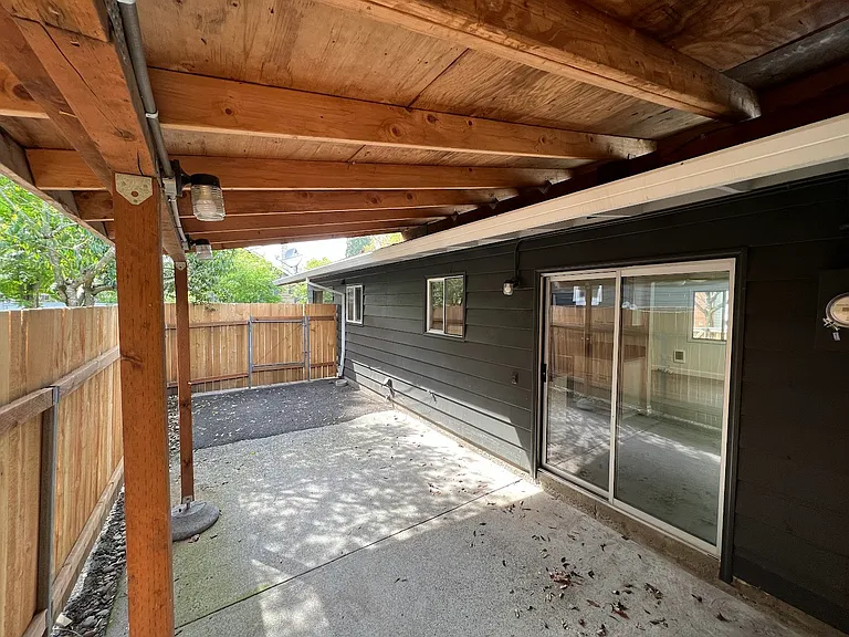 2008 SE Taggart St #2008 — Photo 4