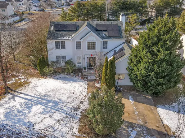 1 Sandstone Dr, Sicklerville, NJ 08081