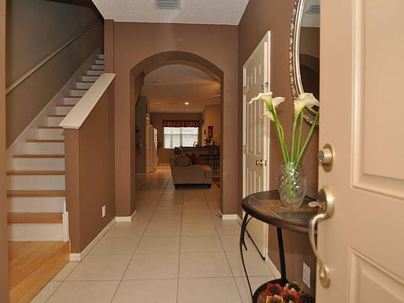 2nd image of 561 Vallance Way NE
