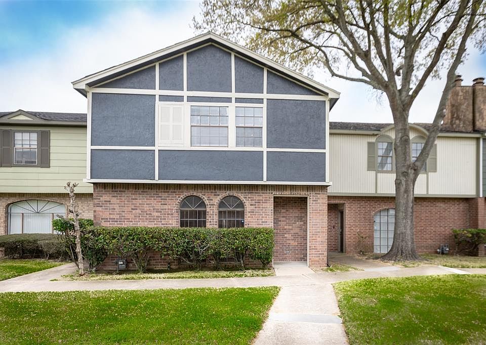 1st image of 10737 Sandpiper Dr