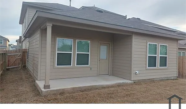 4 bed, 2189 sqft, $2,500 — Photo 4