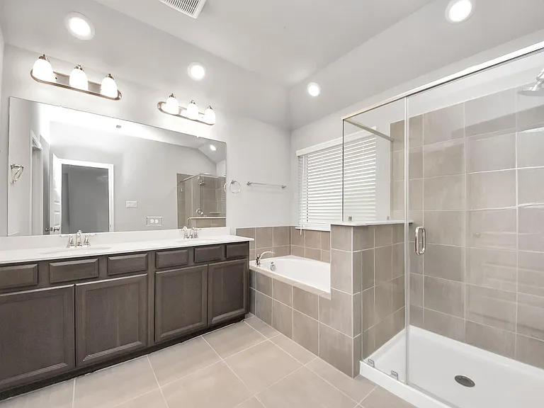 518 Ellwood Terrace Ln — Photo 22