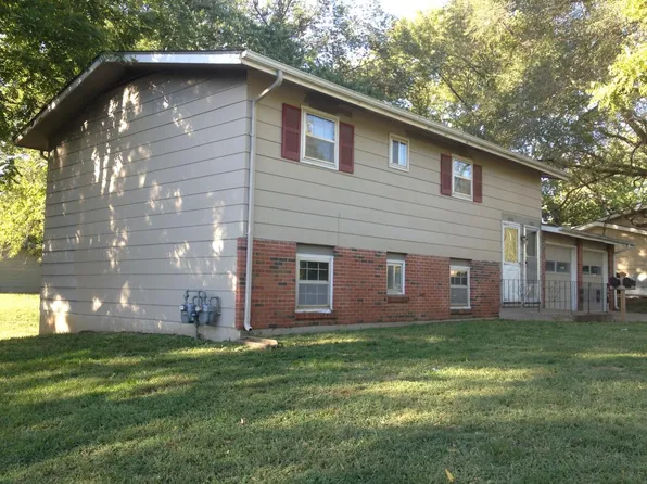 1605 W 25th St, Lawrence, KS 66046
