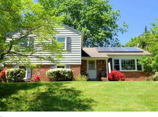 1832 Sharon Rd, Meadowbrook, PA 19046