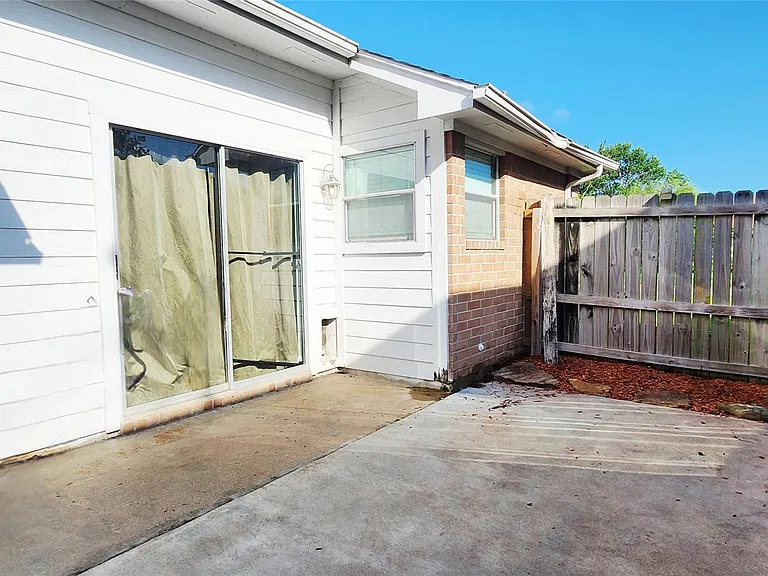 213 Mango St — Photo 43