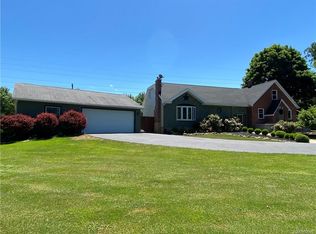 7419 Derby Rd, Derby, NY 14047