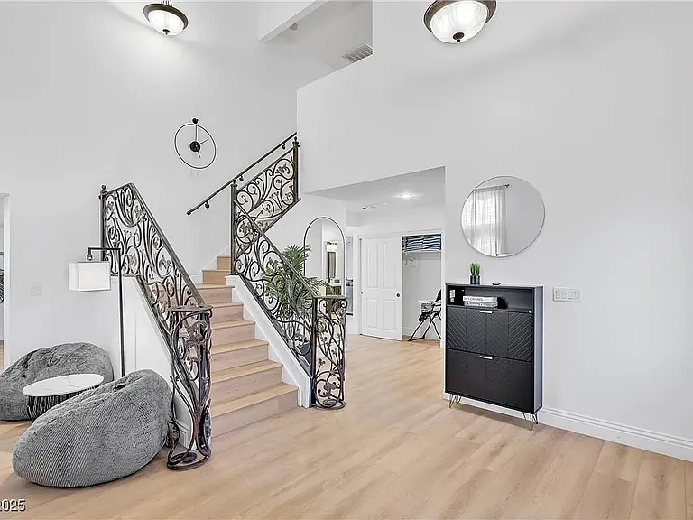 2728 Monrovia Dr — Photo 35