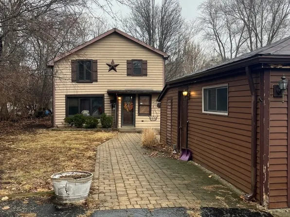 5S661 Wright St, Naperville, IL 60563