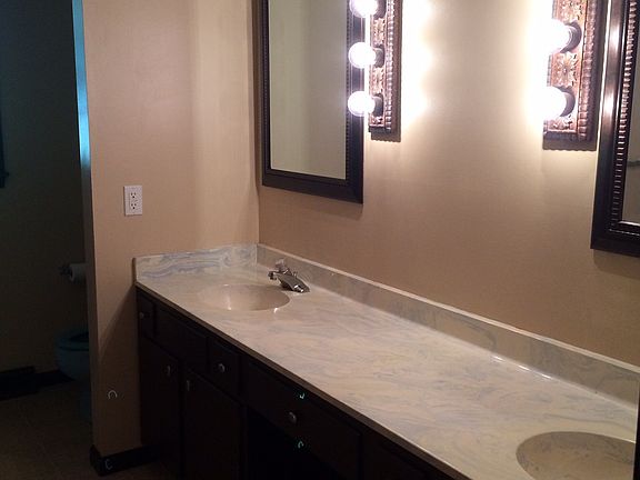 Main bath with double sinks