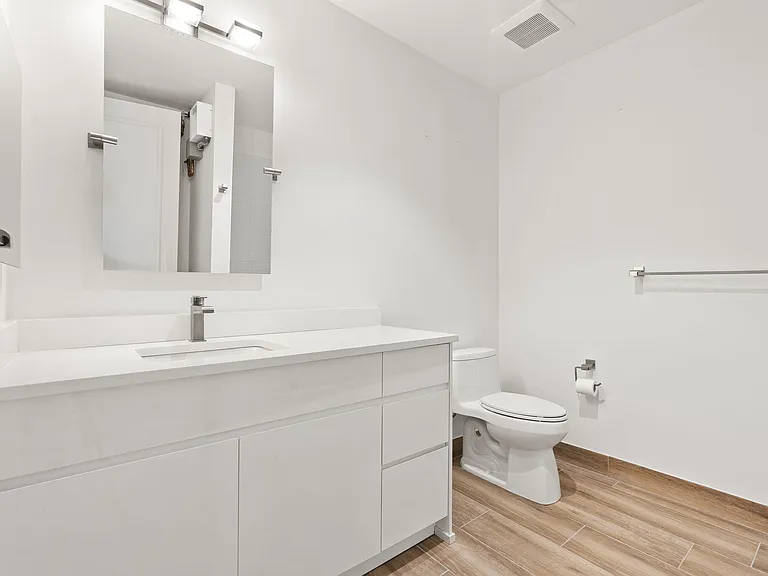 41 SW Seminole St #204 — Photo 17