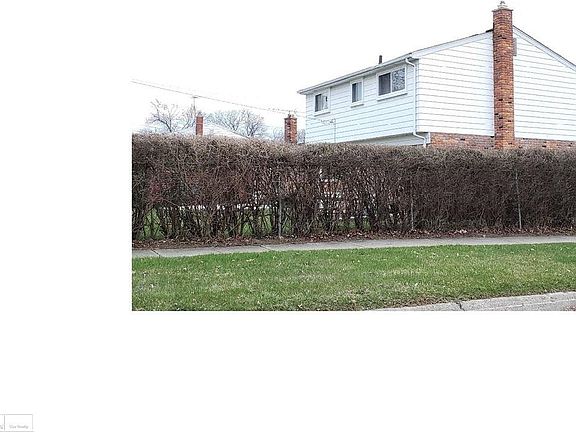 2nd image of 11860 Canterbury Dr