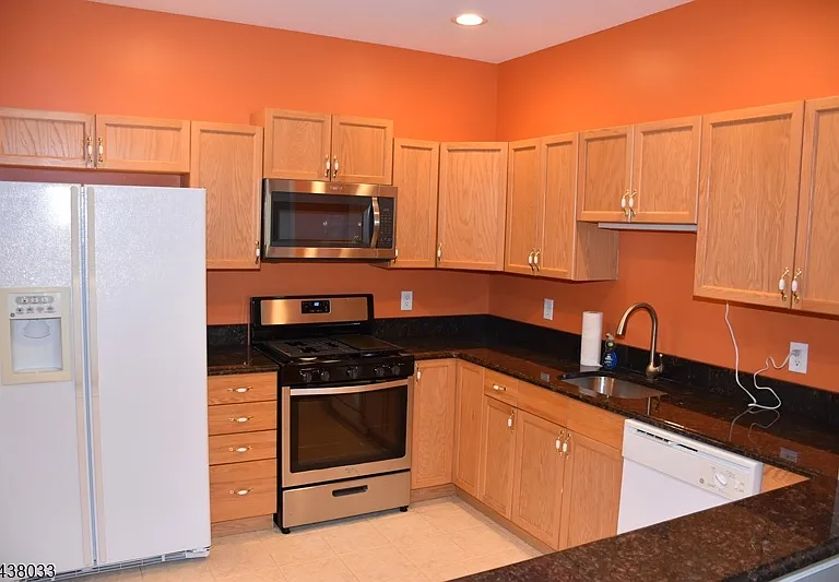 125 Springhill Dr — Photo 7