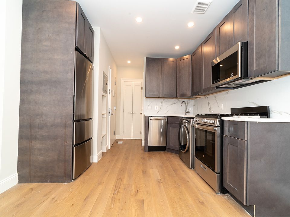 1st image of 313 E 61st St #C3