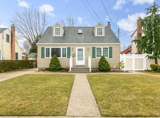 250 N Rutherford Ave, Massapequa, NY 11758