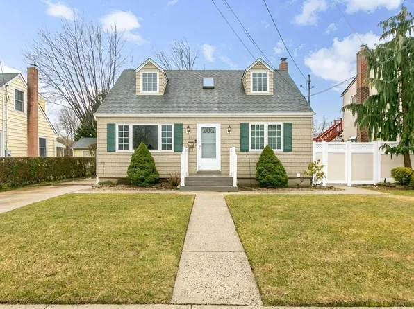 250 N Rutherford Avenue, Massapequa, NY 11758